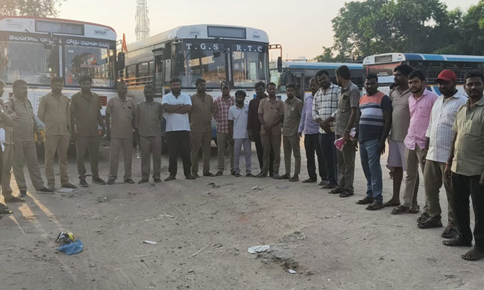 Wanaparthy Private RTC Bus Drivers Protest