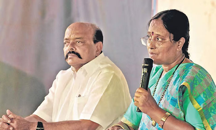 konda couple congress key posts speculation